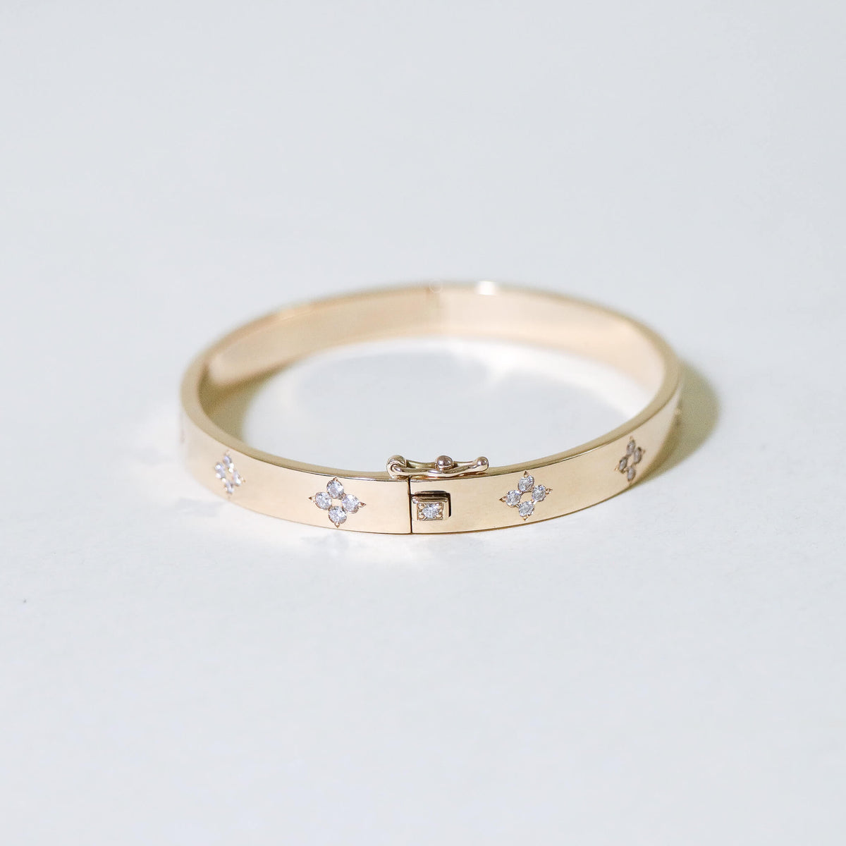 Clover bracelet clasp