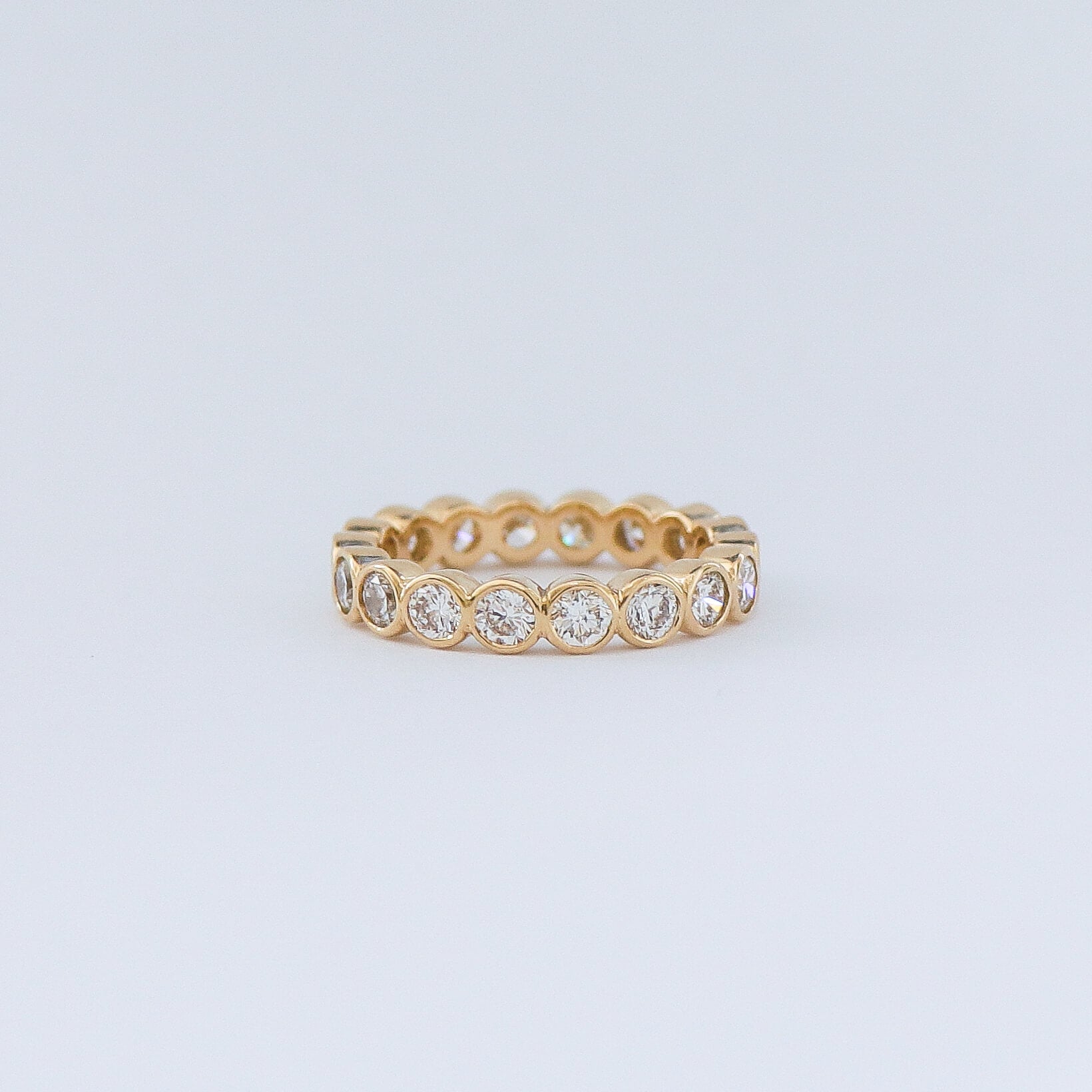 Bezel full eternity