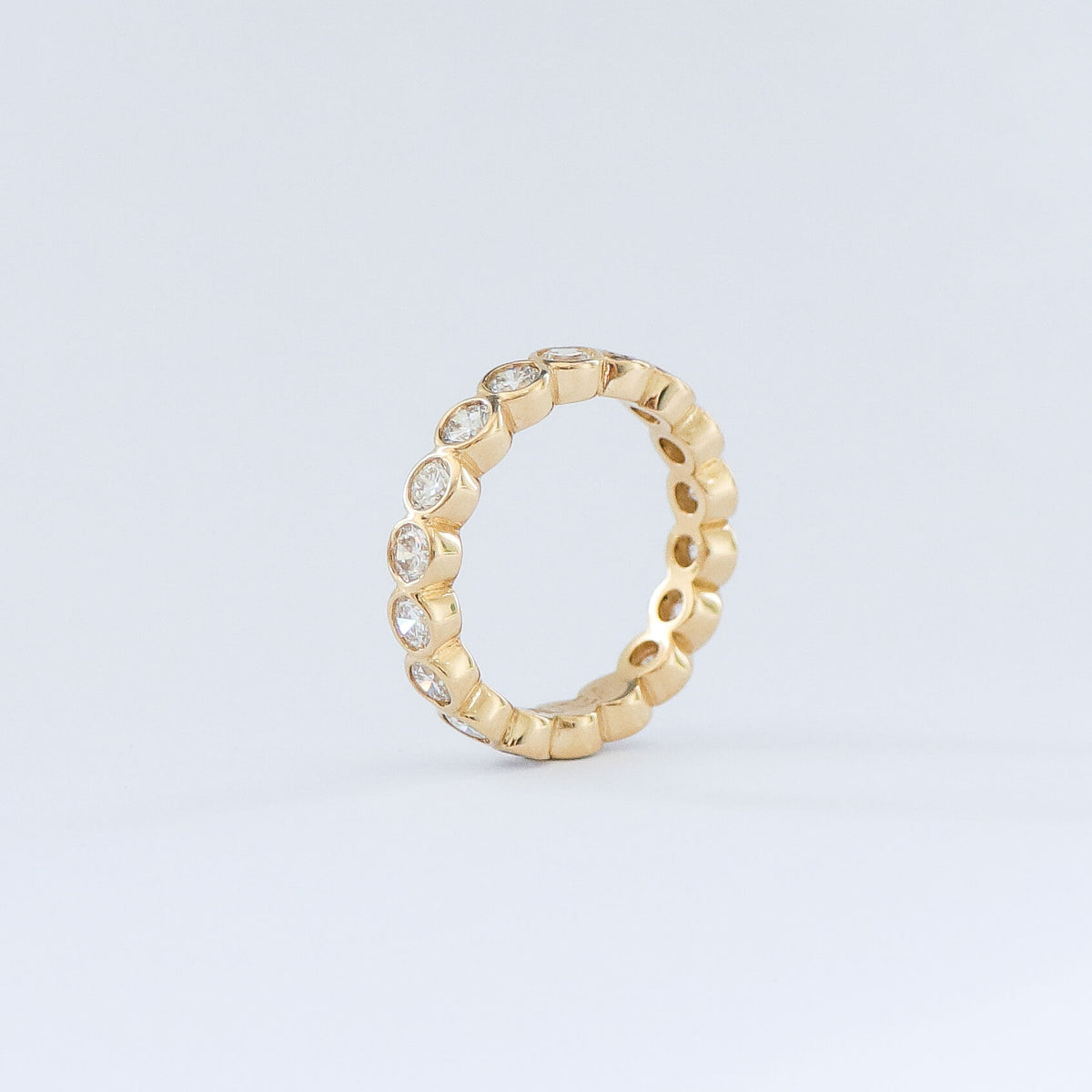 Bezel full eternity ring