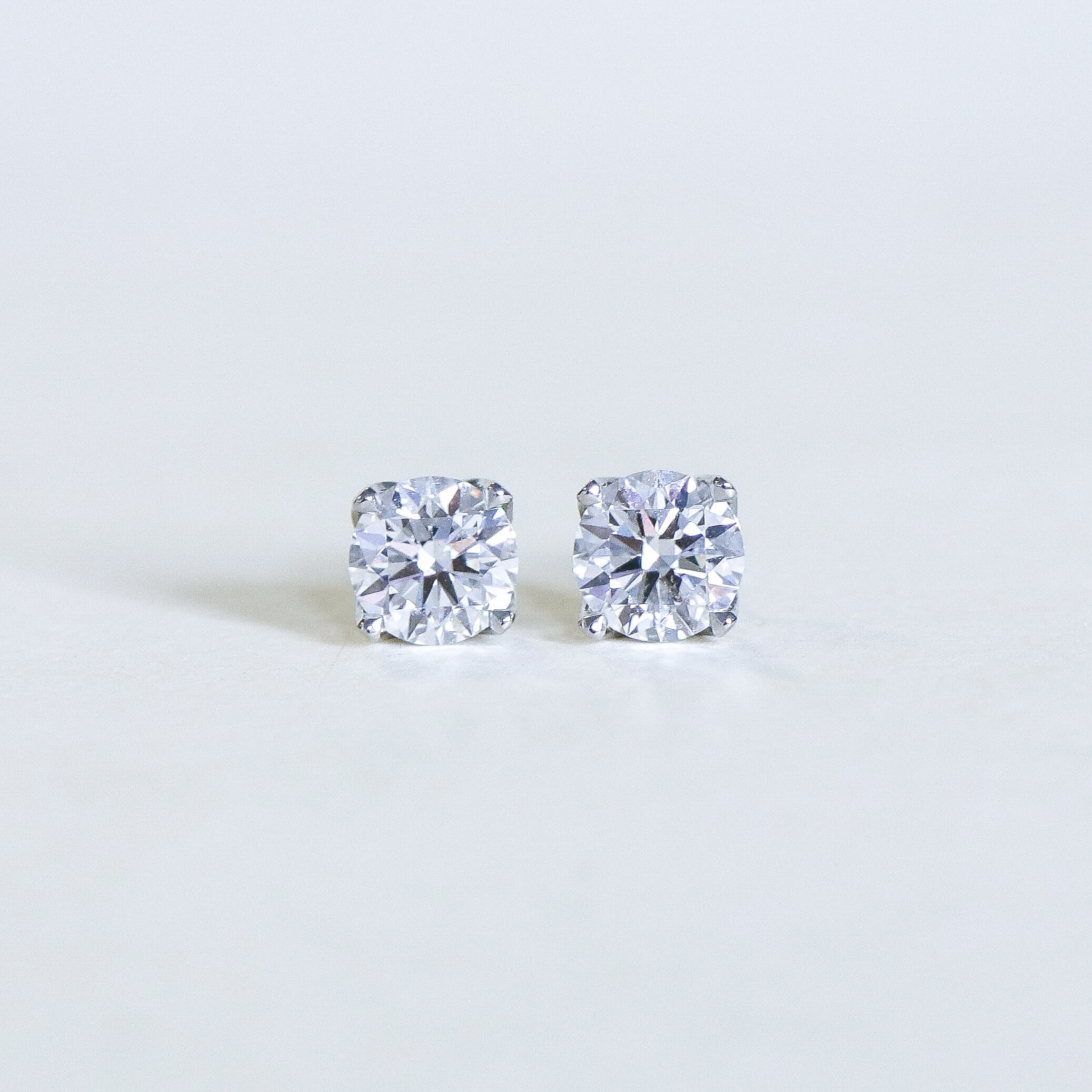 Diamond Fleur stud earrings